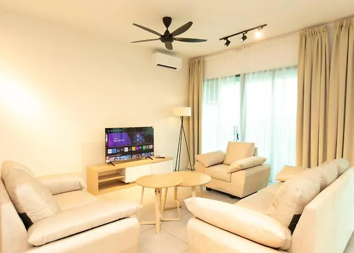 Top Floor Seaview Pent House 3Br 11Pax
