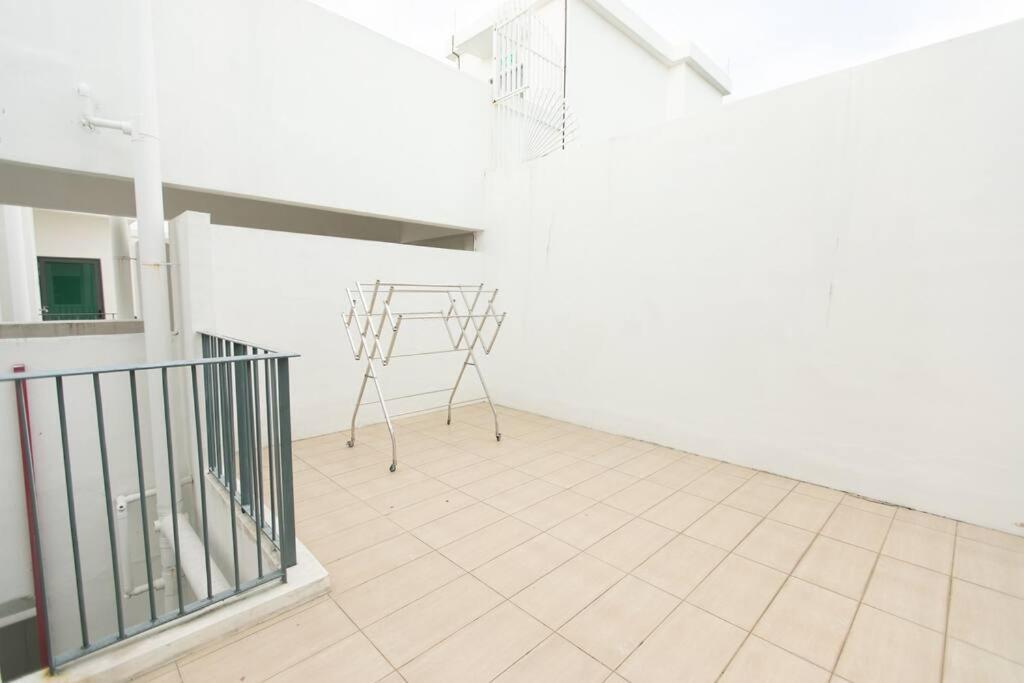 Floor Seaview Pent House 3br 11pax